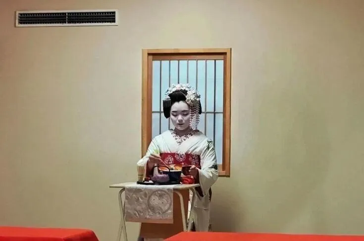 Tea Ceremony Performance & Dinner with Maiko